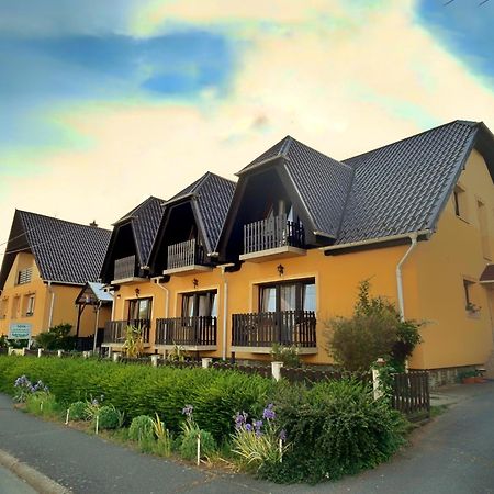 Toth Vendeghaz Hotel Buk Bagian luar foto