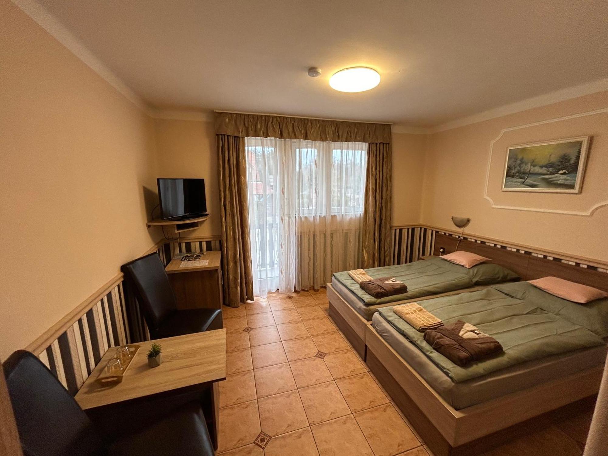 Toth Vendeghaz Hotel Buk Bagian luar foto