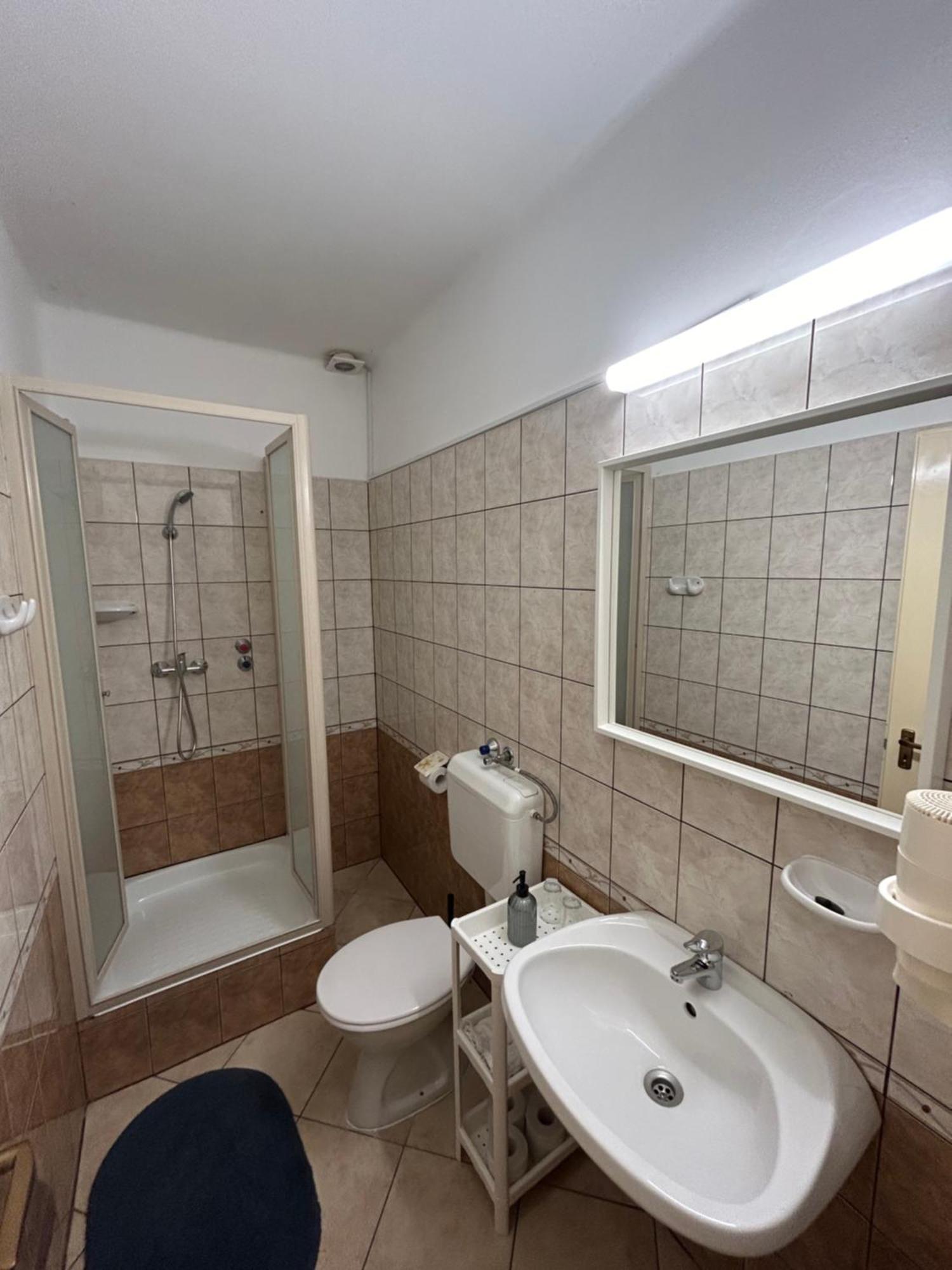 Toth Vendeghaz Hotel Buk Bagian luar foto