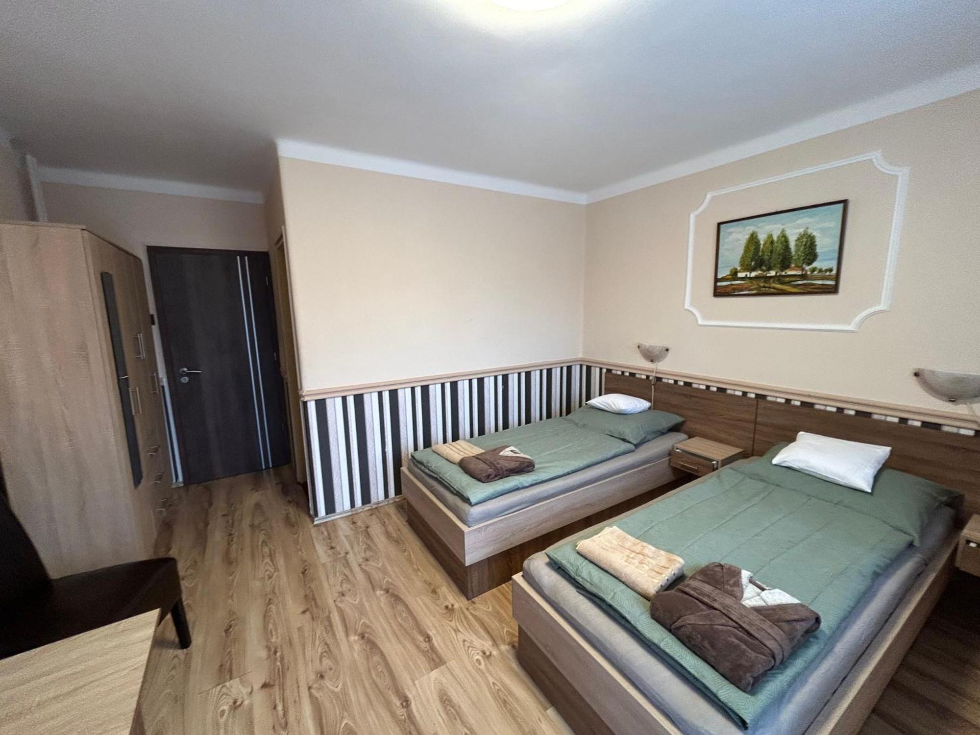 Toth Vendeghaz Hotel Buk Bagian luar foto