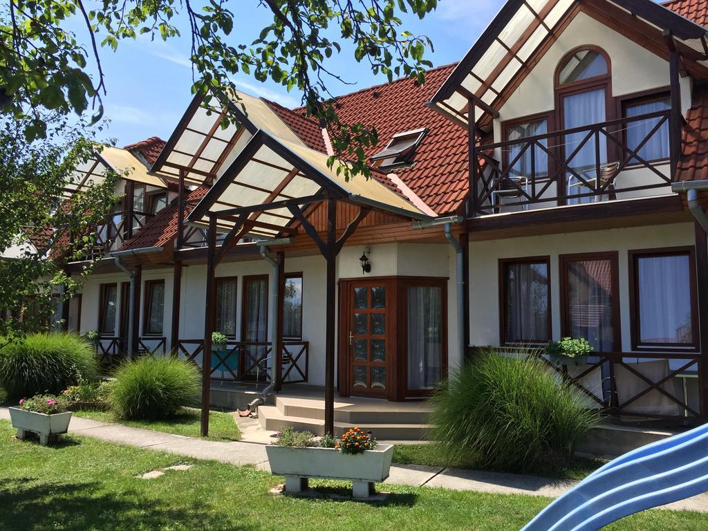Toth Vendeghaz Hotel Buk Bagian luar foto
